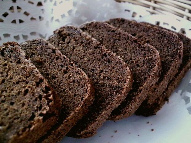 O pão preto é fonte de vitamina B, necessária para melhorar a potência